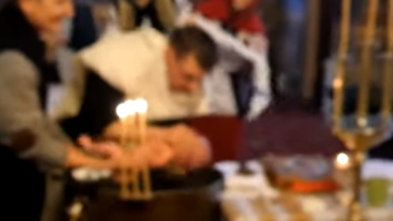 Tatăl bebelușului mort la botez face noi dezvăluiri cutremurătoare! „Nașul meu care filma lucrează la SMURD și i-a acordat primul ajutor” – VIDEO