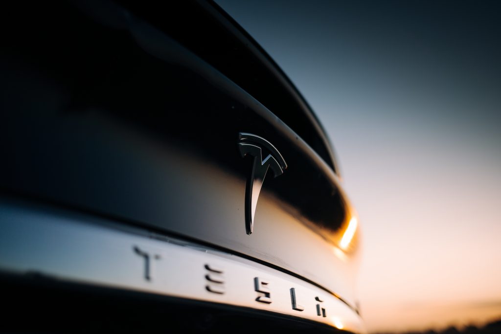 Acțiunile Tesla au scăzut cu 8,55%. Este cea mai mare cădere din septembrie 2020
