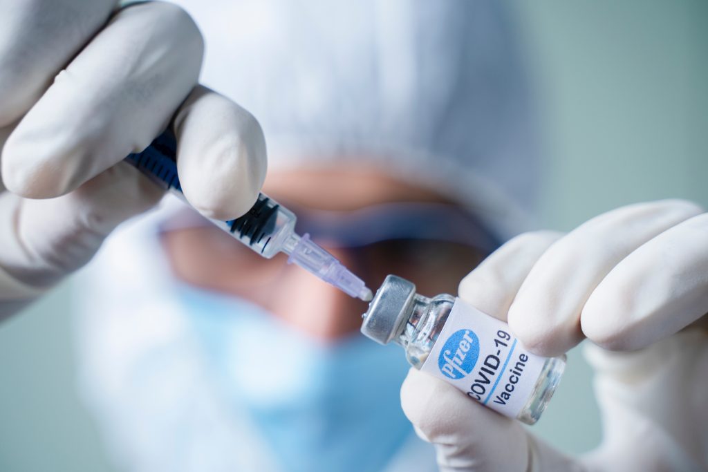 Un studiu israelian confirmă că vaccinul Pfizer-BioNTech are o eficiență de 94%