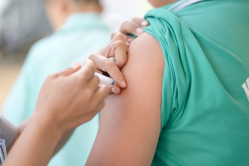 Autoritățile americane le promit imigranților ilegal acces la vaccinul împotriva COVID-19