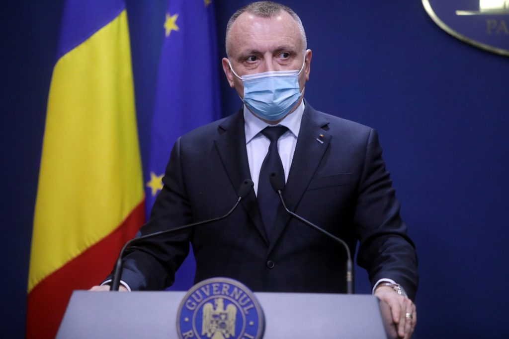 Ministrul Educației, ultimele detalii despre întoarcerea la școală: „Elevii vor sta doi în bancă. Nu are rost să impunem reguli care nu se pot respecta”