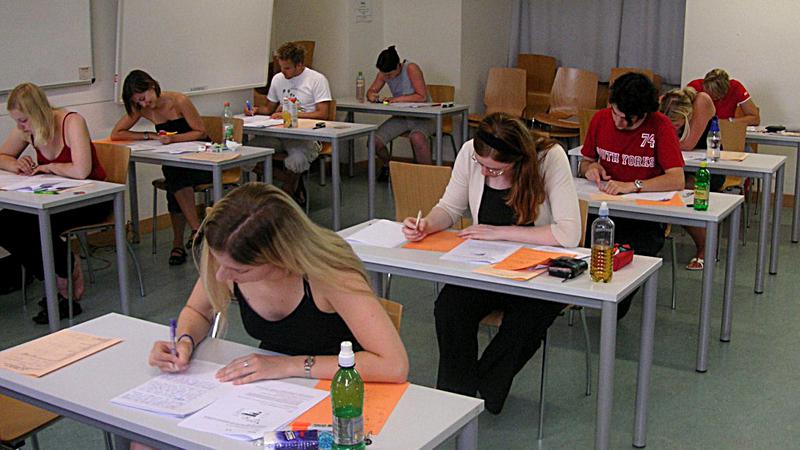 FSLI: 2,5% din PIB alocați Educației, în condițiile în care 800 de școli au toalete ca în Evul Mediu