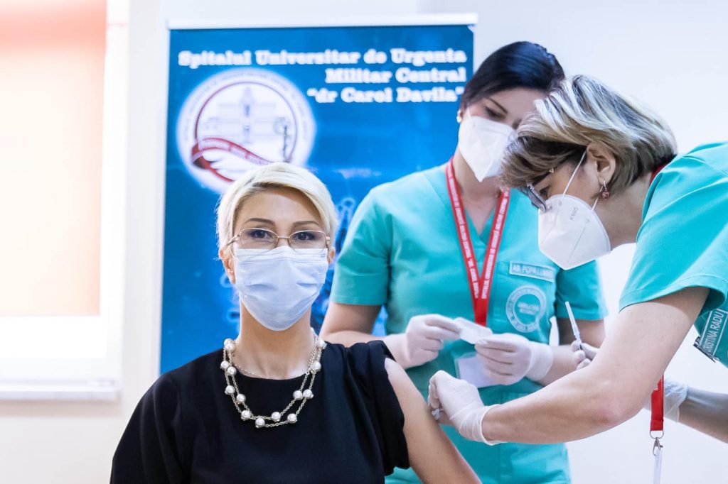 Raluca Turcan: „Am primit astăzi a doua doză de vaccin împotriva Covid – 19 / Este important să folosim această oportunitate”