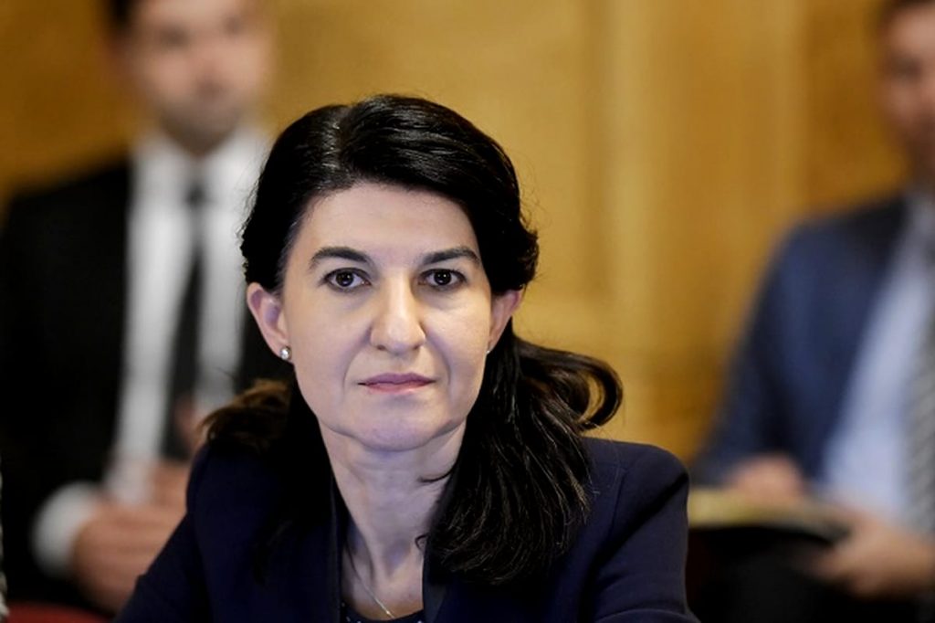 Violeta Alexandru jubilează. Companiile municipale înființate de Firea, desființate! Ei sunt primii care ajung în șomaj!