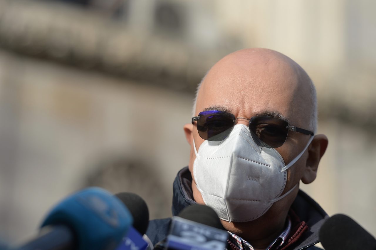 Raed Arafat: Suntem într-un nou val al pandemiei. Dezavantajul este că am intrat în el cu 900 de pacienți la ATI