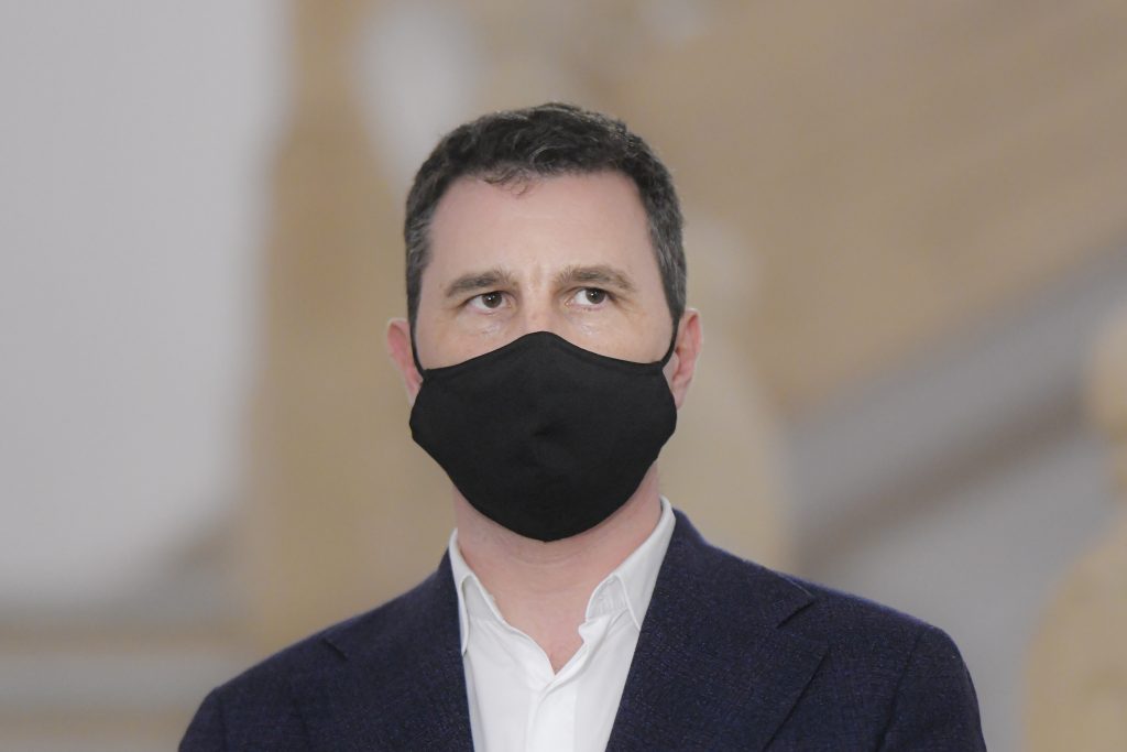 Ministrul Mediului face câteva propuneri pentru diminuarea poluării din Capitală: „Am propus Primăriei să nu mai emită nicio autorizație de construire fără centrală comună”