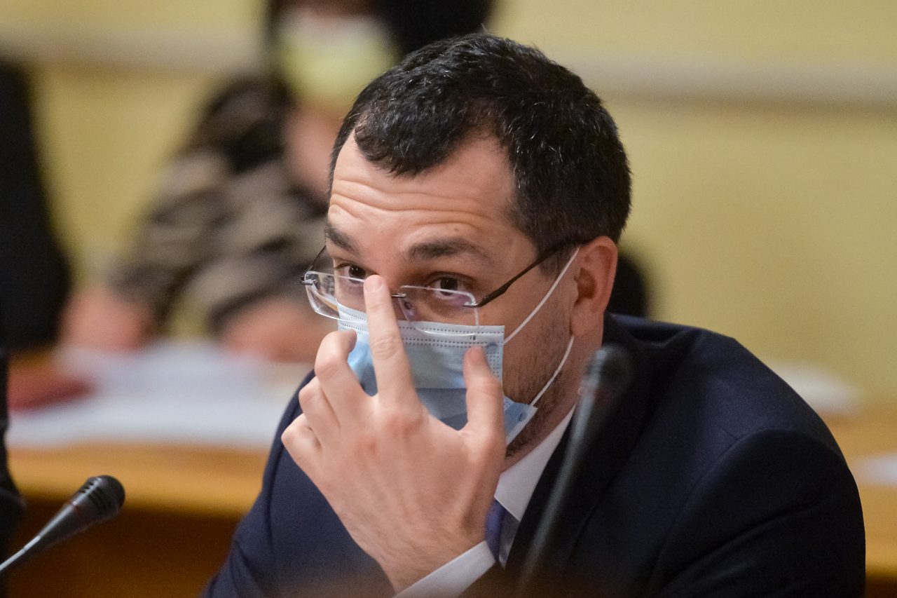 Vlad Voiculescu infirmă zvonurile privind reducerea veniturilor medicilor: „Nici gând!”