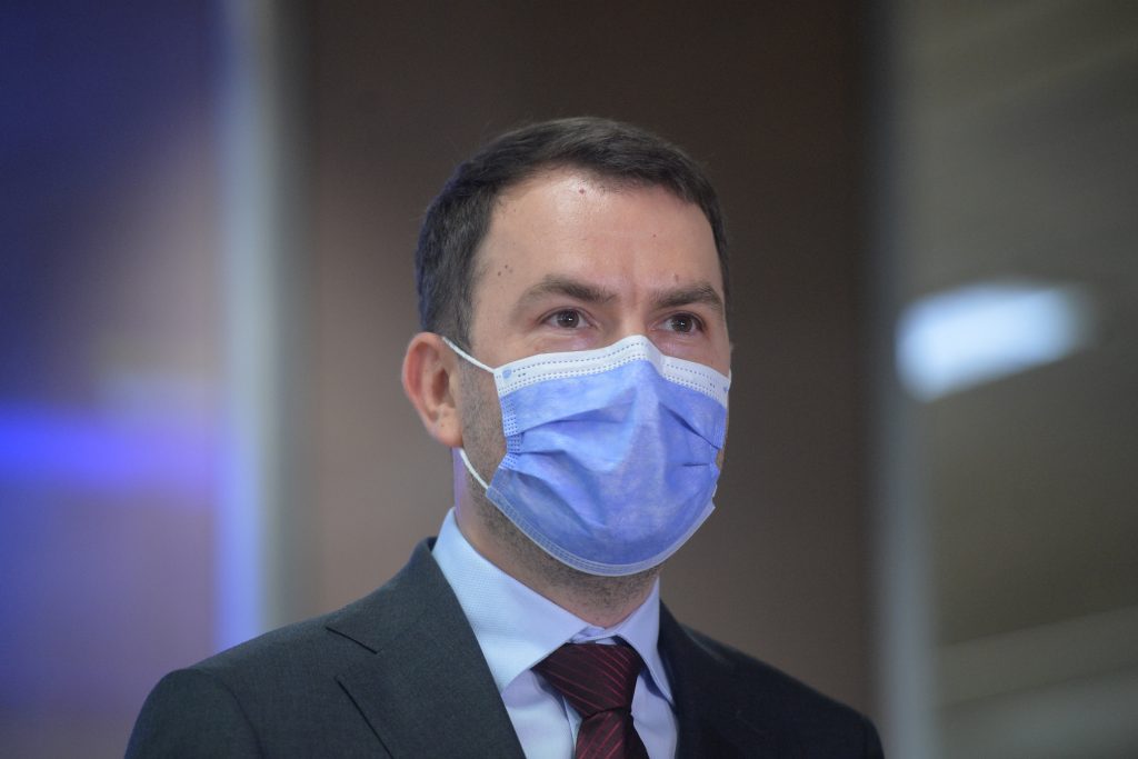 8 ȘTIRI DE LA ORA 8. Ministrul Transporturilor Cătălin Drulă, despre salariile și sporurile de la Metrorex: „Organigrama pare foarte împănată cu poziții foarte bine plătite față de piață”