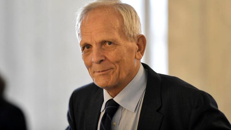 Breaking news. Fostul premier Theodor Stolojan, implicat într-un accident rutier! ”A fost o discuție în parcarea din fața casei mele! Atât!” (EXCLUSIV)