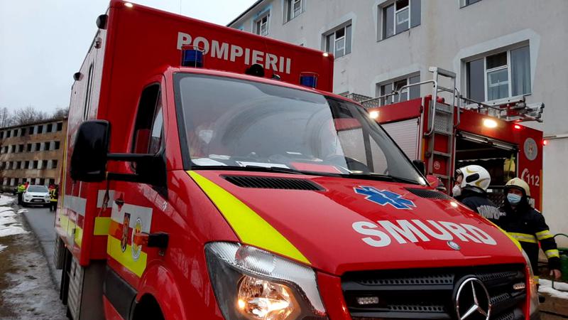 Un pompier în vârstă de 30 de ani a ajuns la spital după câteva ore de la vaccinare