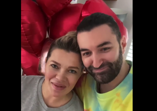 Smiley și Gina Pistol, primul mesaj după ce și-au adus fetița acasă: „Suntem bine, sănătoși, iar asta e minunat”(VIDEO)
