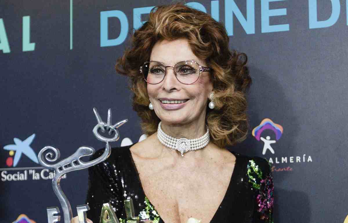 Actrița Sophia Loren, dusă de URGENȚĂ la spital. Are mai multe fracturi, după ce a căzut în baie