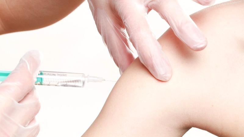 Străinii cu drept de ședere în România vor putea să se programeze direct în platforma de vaccinare anti-COVID