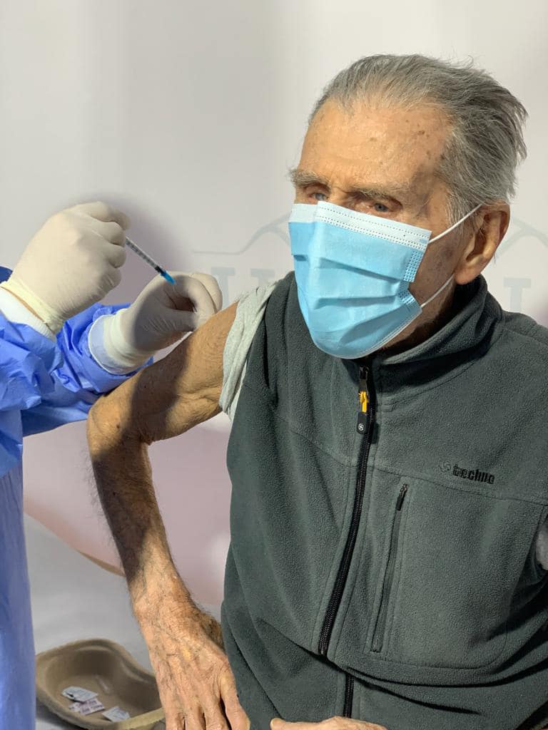 Un veteran de război în vârstă de 99 de ani s-a vaccinat împotriva COVID