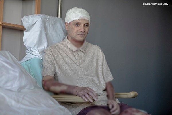 Primele imagini cu medicul Cătălin Denciu, transferat în Belgia după incendiul de la Piatra Neamț: „Recuperarea este departe de a se termina, dar știu că trebuie să dau totul” – FOTO