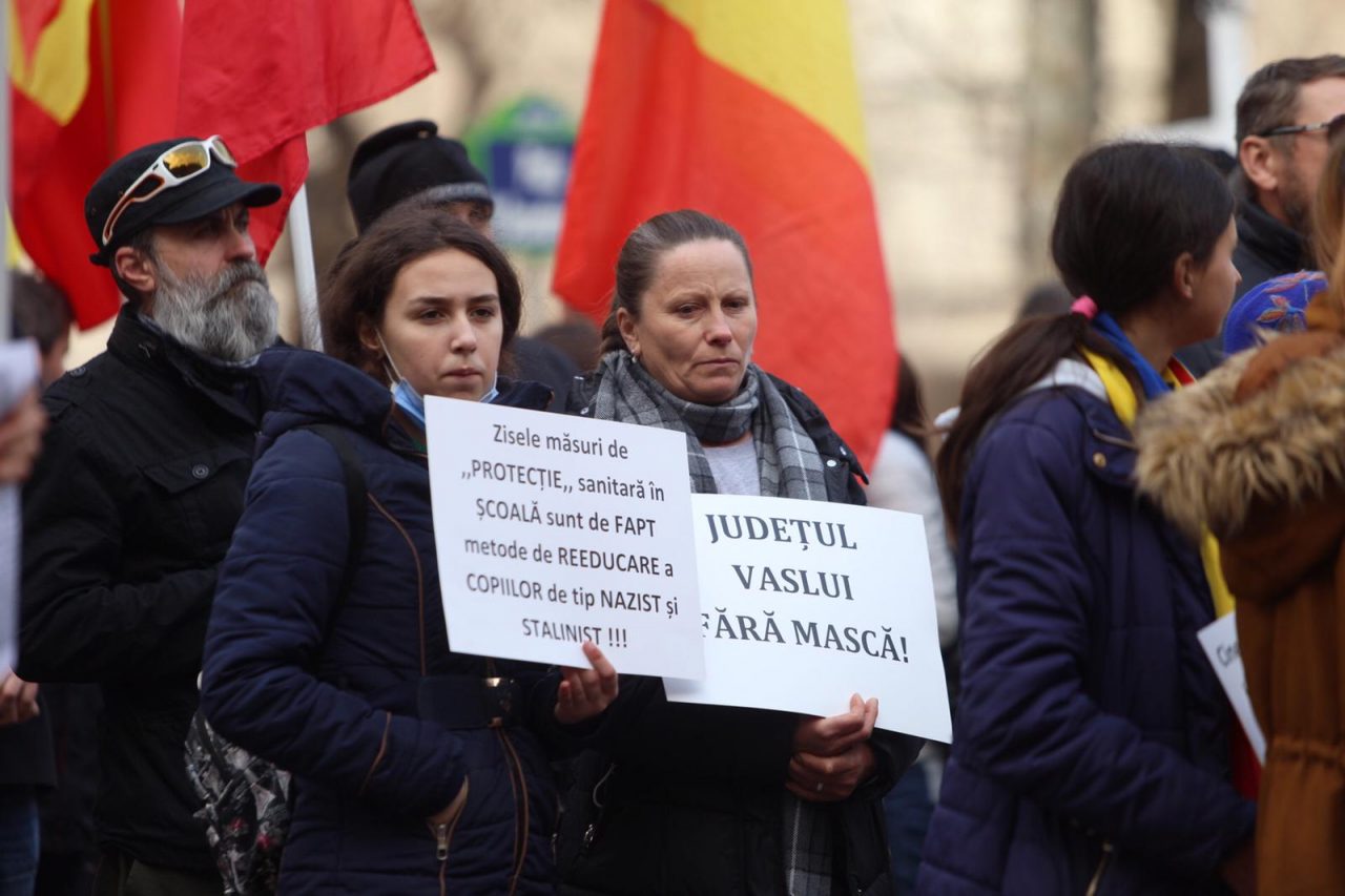 Amenzi la protestele anti-restricții din Capitală. Jandarmeria anunță că va aplica sancțiuni organizatorilor și manifestanților
