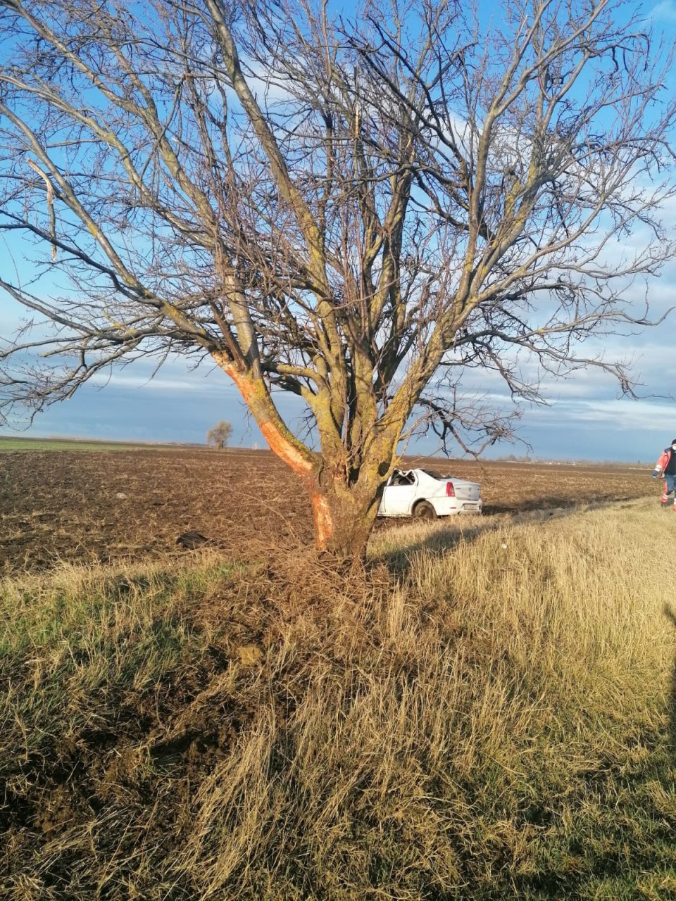 Accident cu trei morți și doi răniți în județul Buzău. Victimele, colegi care mergeau spre serviciu (FOTO)