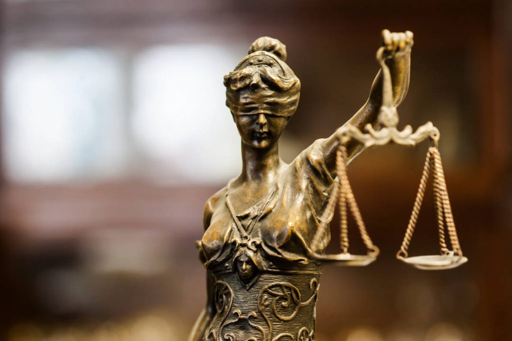AMR bate obrazul Comisiei Juridice a Camerei Deputaților, aratând că DNA a fost invitată la discuții pentru desființarea SIIJ, dar Secția Specială nu a avut reprezentant