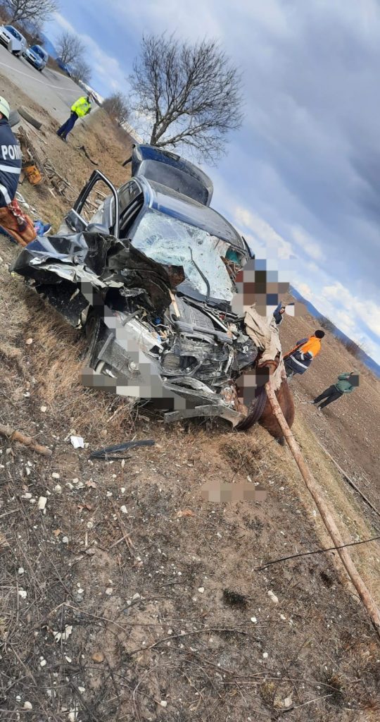 Accident teribil în Neamț. O persoană a murit, iar alte trei au fost rănite
