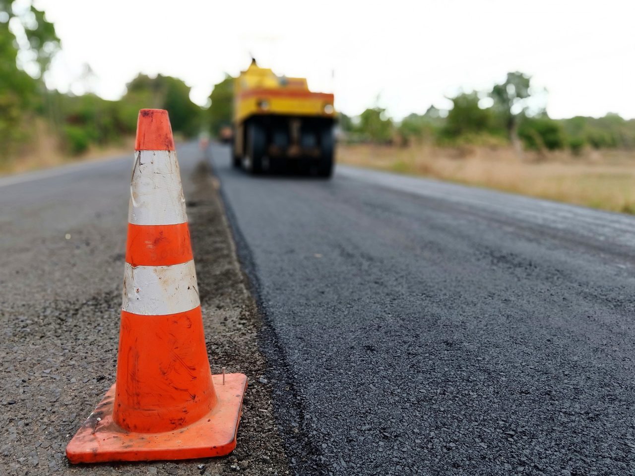 Cristian Ghinea: Autostrada A7 va avea perdea forestieră și stații de încărcare pentru mașini electrice