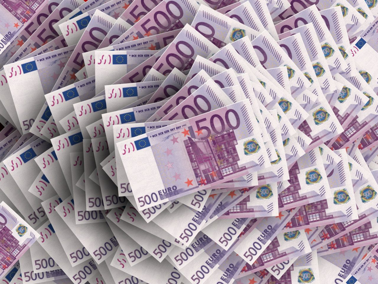 Euro a atins un nou maxim istoric