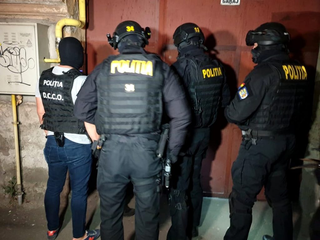 DIICOT destructurează o rețea transfrontalieră de trafic de persoane. Cum controla mafia indiană piața din România