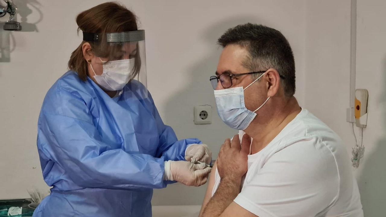 10 milioane de români vaccinați anti-COVID până în septembrie. Anunțul făcut de medicul Gindrovel Dumitra