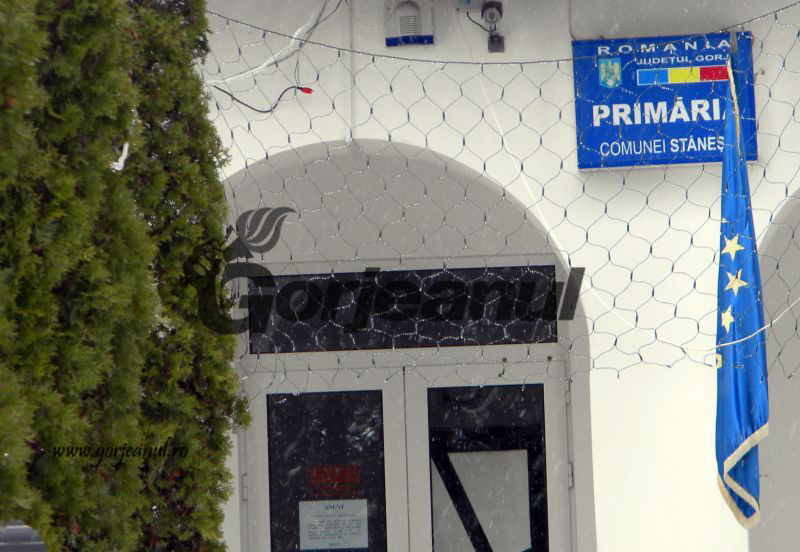 Percheziții la primăria Stănești din județul Giurgiu. Peste 100 de persoane și-au falsificat reședința, la alegerile parlamentare