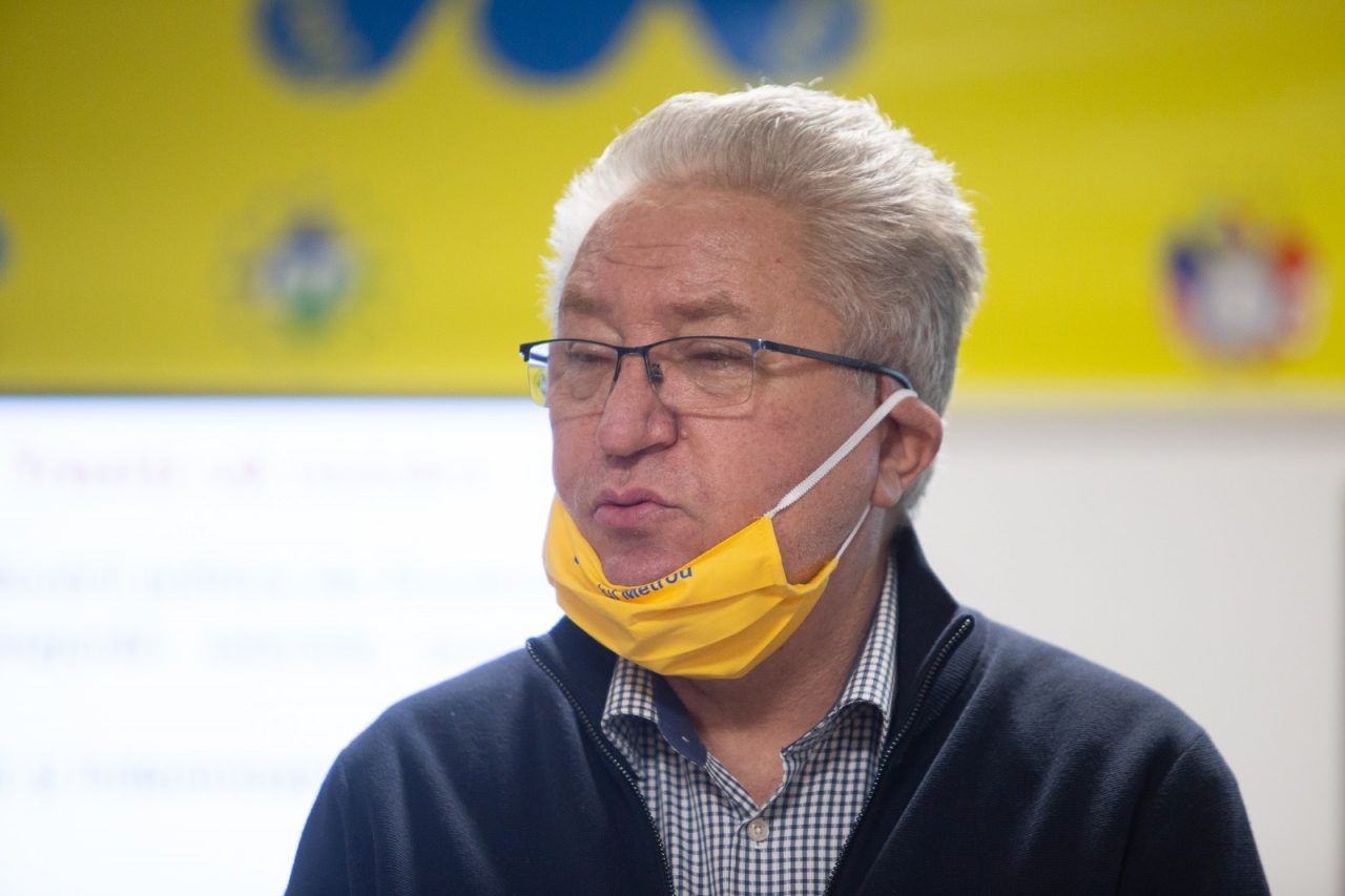 EXCLUSIV | Cum a funcționat 18 ani ”mașinăria” de făcut bani a firmei sindicatului lui Ion Rădoi. Peste 40 de milioane de lei din împărțeala ”unu ție, trei mie”