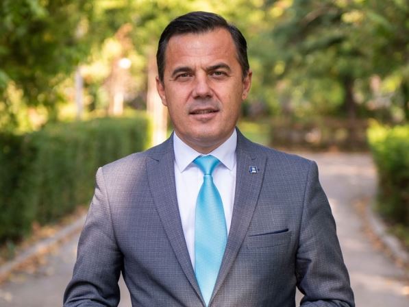 Ion Ștefan, deputat PNL Vrancea, internat în spital după ce o macara s-a prăbușit peste el. “I se fac investigații amănunțite!”