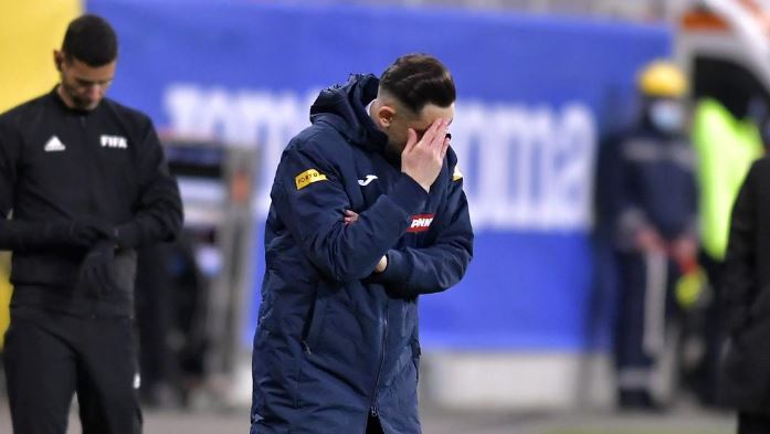 “Mai mici nu putem fi!” EDITORIAL de Adrian Artene despre rușinea de a fi român în fotbal