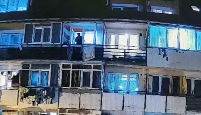Locatarii unui imobil cu locuințe sociale vor fi evacuați de Primărie. Aceștia obișnuiau să arunce gunoiul de la geam – VIDEO