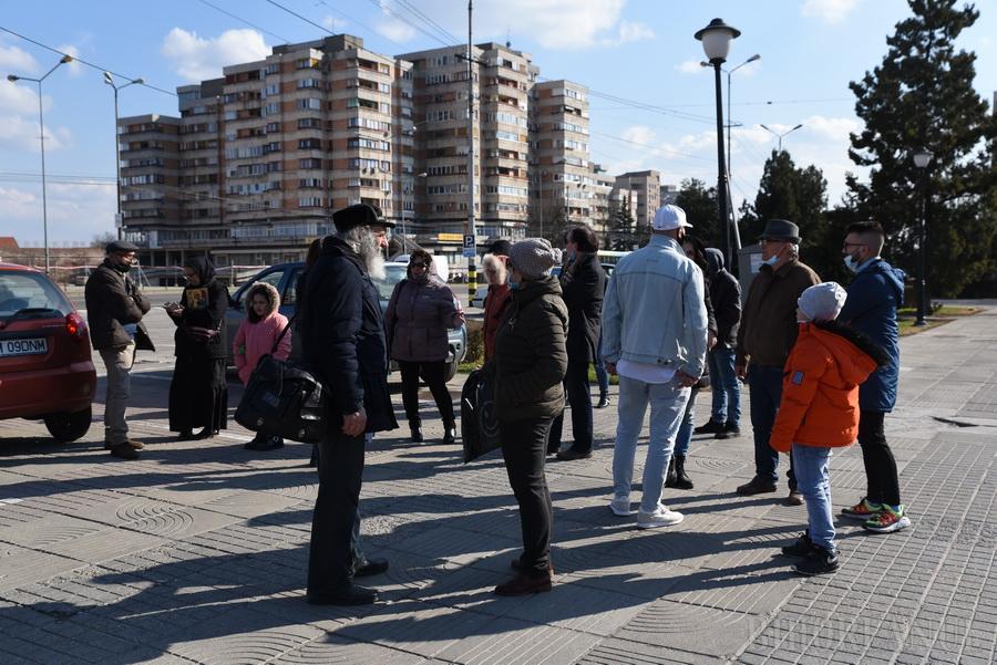 Declarații halucinante ale manifestanților anti-mască de la Oradea: „Medicii de la Spitalul Municipal omoară pacienţii cu pastile roz”