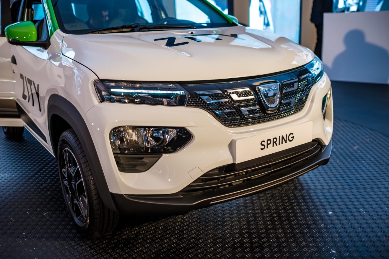 Câte STAȚII de încărcare sunt în România, de fapt. Doar una pentru 30 de autoturisme electrice