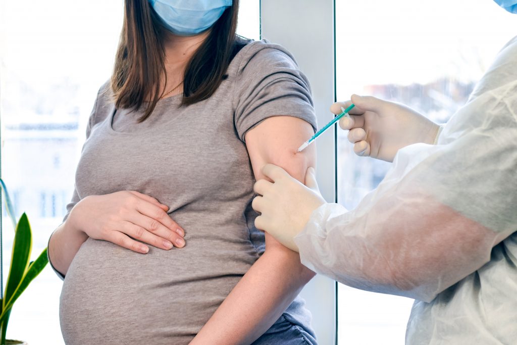 VIDEO| România, campioană la nașterile cu mame minore. Natalitatea scade drastic, iar numărul bebelușilor care mor s-a dublat