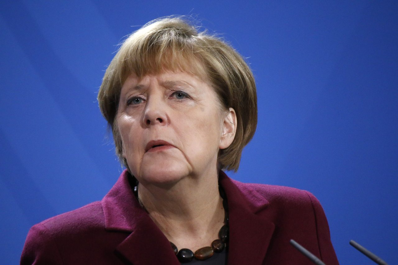 Noua strategie de vaccinare a Germaniei: Medicii de familie pot vaccina împotriva COVID-19 / Angela Merkel e pregătită să comande vaccinul rusesc Sputnik V 