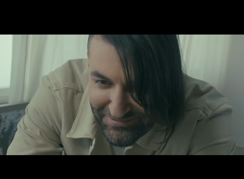 Superb! Smiley a lansat deja o piesă pentru fetița sa! Ascultă melodia și vezi videoclipul