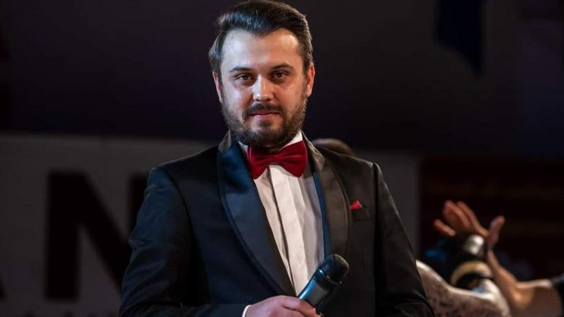 Sorin Popliuc, directorul Smile FM, acuză medicii că l-au diagnosticat drept „nebun”, deși avea meningită: „M-am trezit legat de mâini și de picioare” (VIDEO)