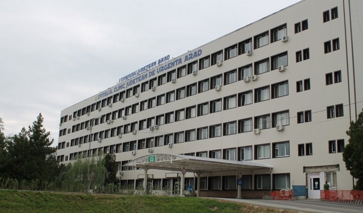 Un tânăr din Hunedoara, infectat cu COVID-19, s-a spânzurat la Spitalul Judeţean Arad