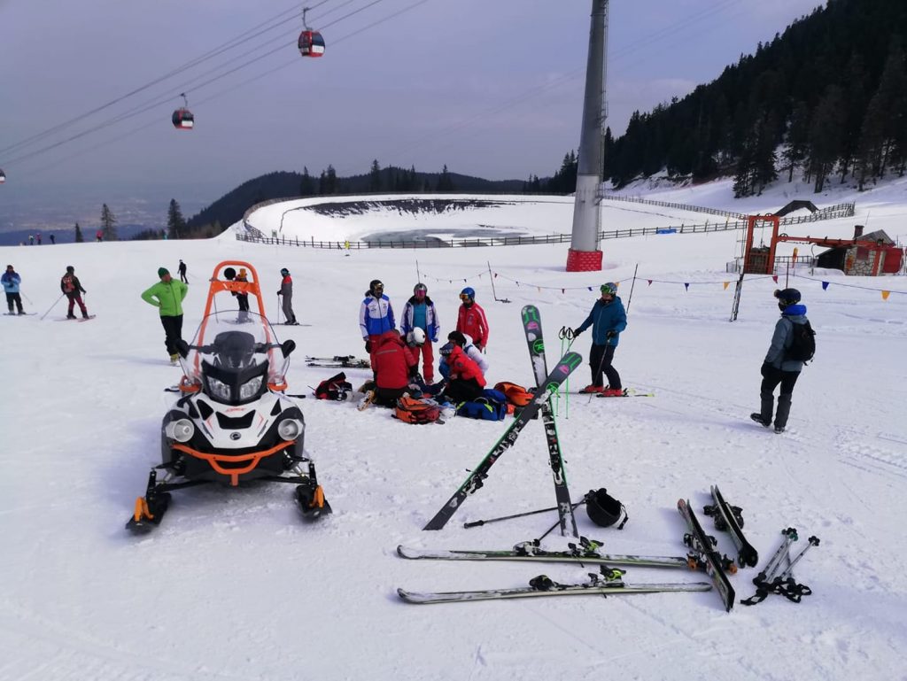 Breaking News. Un turist a murit pe pârtie, la Poiana Brașov / FOTO
