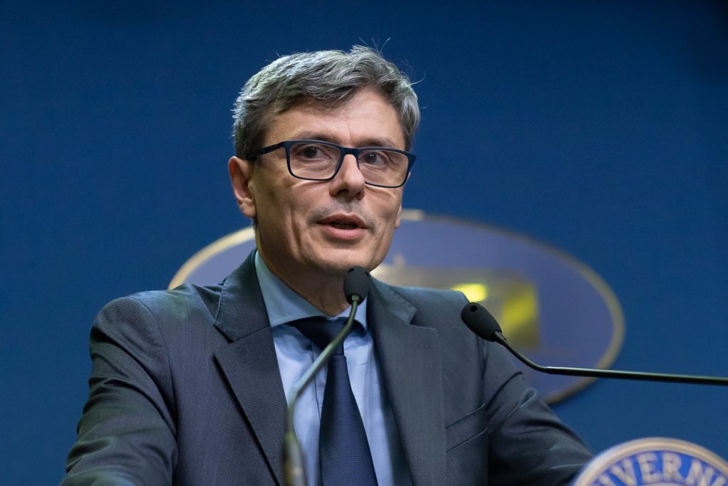 Virgil Popescu: Furnizorii de energie electrică au avut un comportament speculativ | ANRE ar trebui să intervină