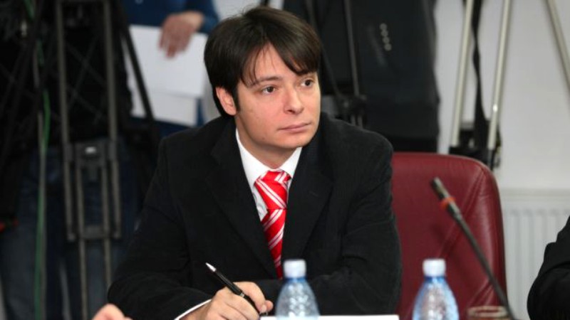 Victor Alistar, reprezentant al societății civile în CSM, explică ce se află în spatele campaniei pentru interzicerea finanțării partidelor politice de către stat, susținută de AUR și USR: „Folosește companiilor puternice și serviciilor”