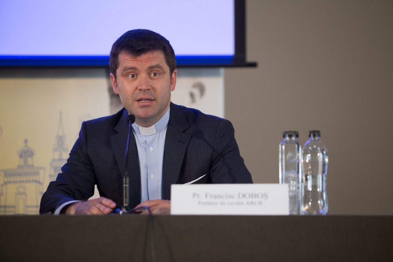 Preotul Francisc Doboș: „Cine vrea să-mi pună cip, nu mi-l pune printr-un virus, ci printr-o conspirație”