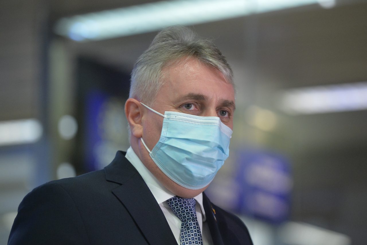 Ministrul de Interne, Lucian Bode: „Masca va rămâne obligatorie la interior şi după 1 august”