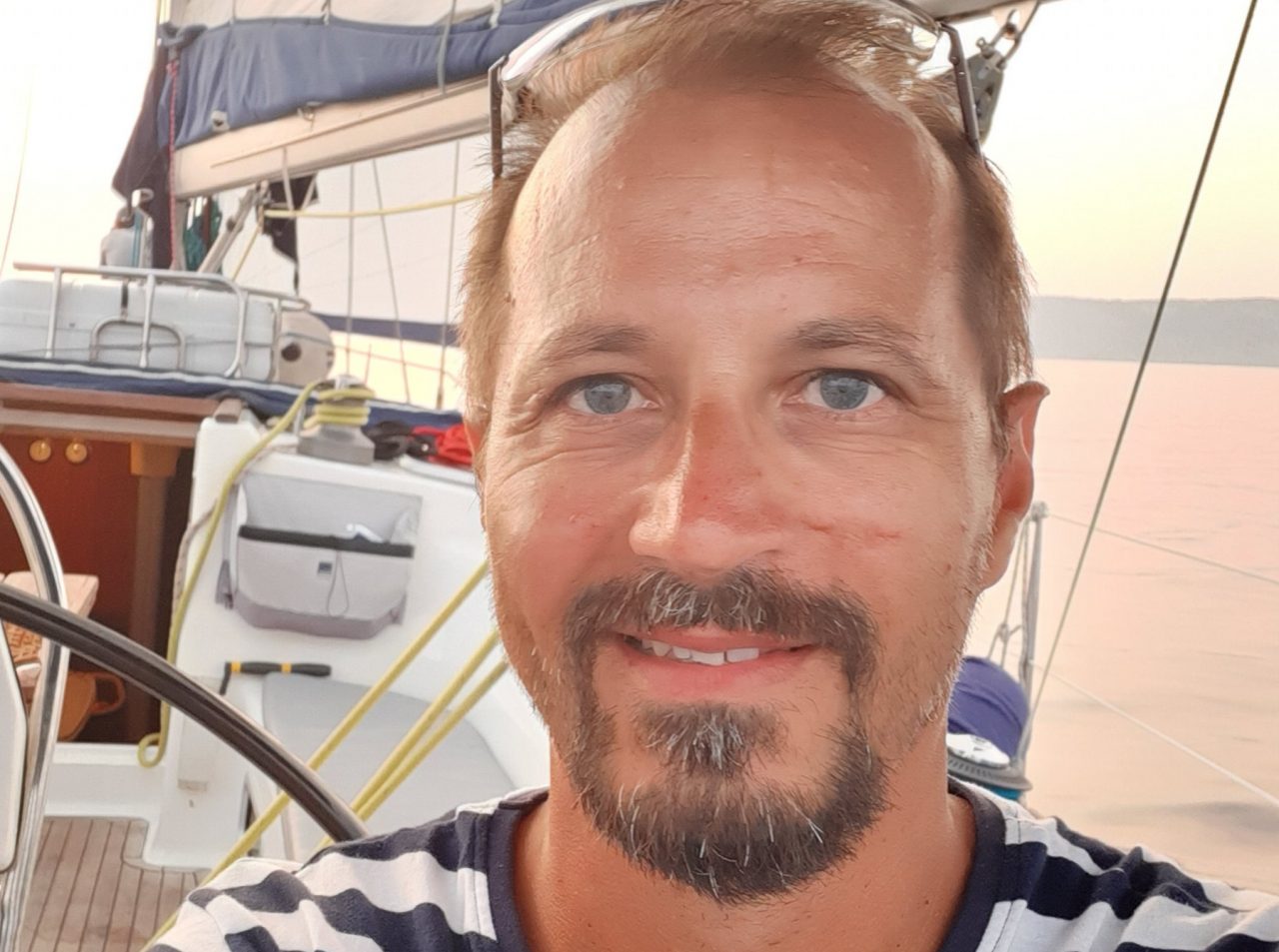 Autorul Mugur Ioniță: „M-am convins că trebuie să ai condiție fizică bună ca să poți fi scriitor”