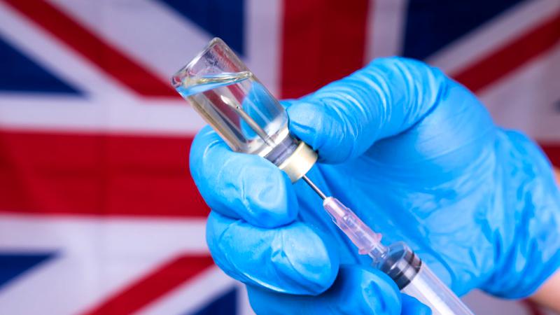 Cozi pentru imunizarea cu vaccinul AstraZeneca în Madrid, în ciuda asocierii cu tromboza