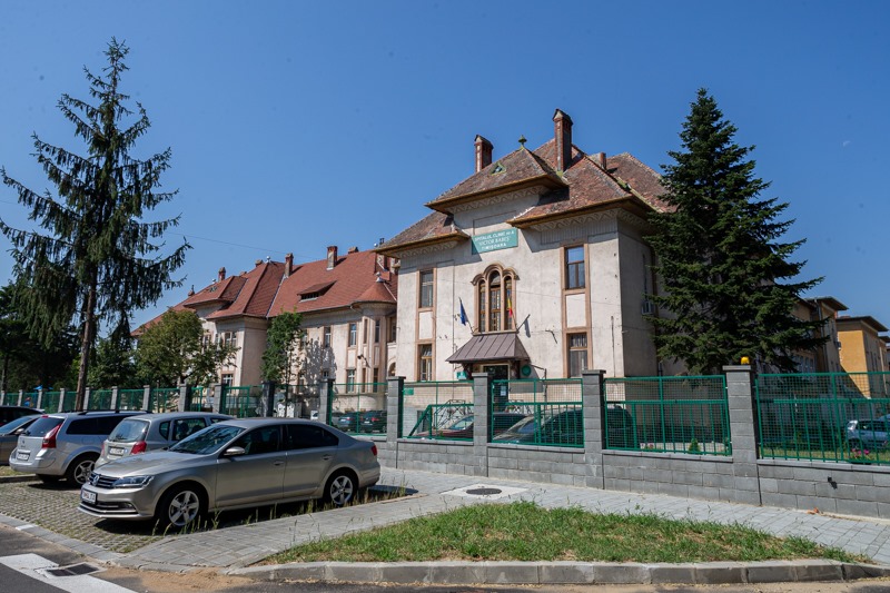 Situație îngrijorătoare la un spital care tratează pacienți cu COVID-19. Computerul tomograf s-a stricat