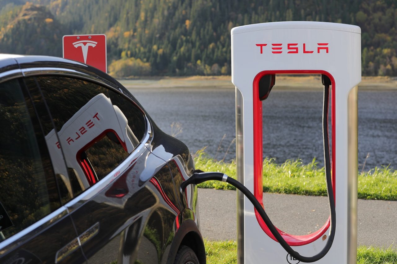 Tesla dă în judecată un fost angajat pe motiv că ar fi furnizat secrete unei companii din China