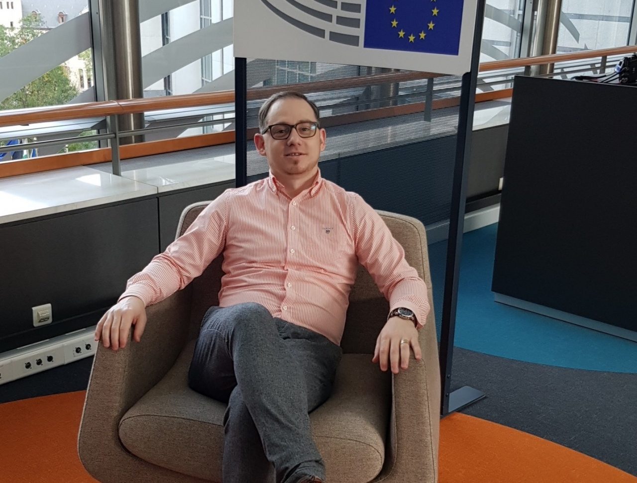 Un fost ospătar ar putea ajunge șef al ANAF. Dan Barna merge înainte cu propunerea: „Și eu am vândut cablu“