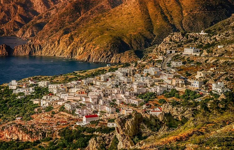 Românii vor să se MUTE în Grecia, într-o zonă călduroasă! Unde este cea mai ieftină chirie, în afara sezonului